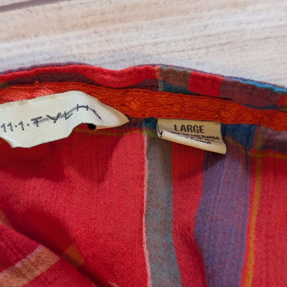 11•1•Tylho red plaid long sleeve blouse. Size Large - Picture 2 of 12